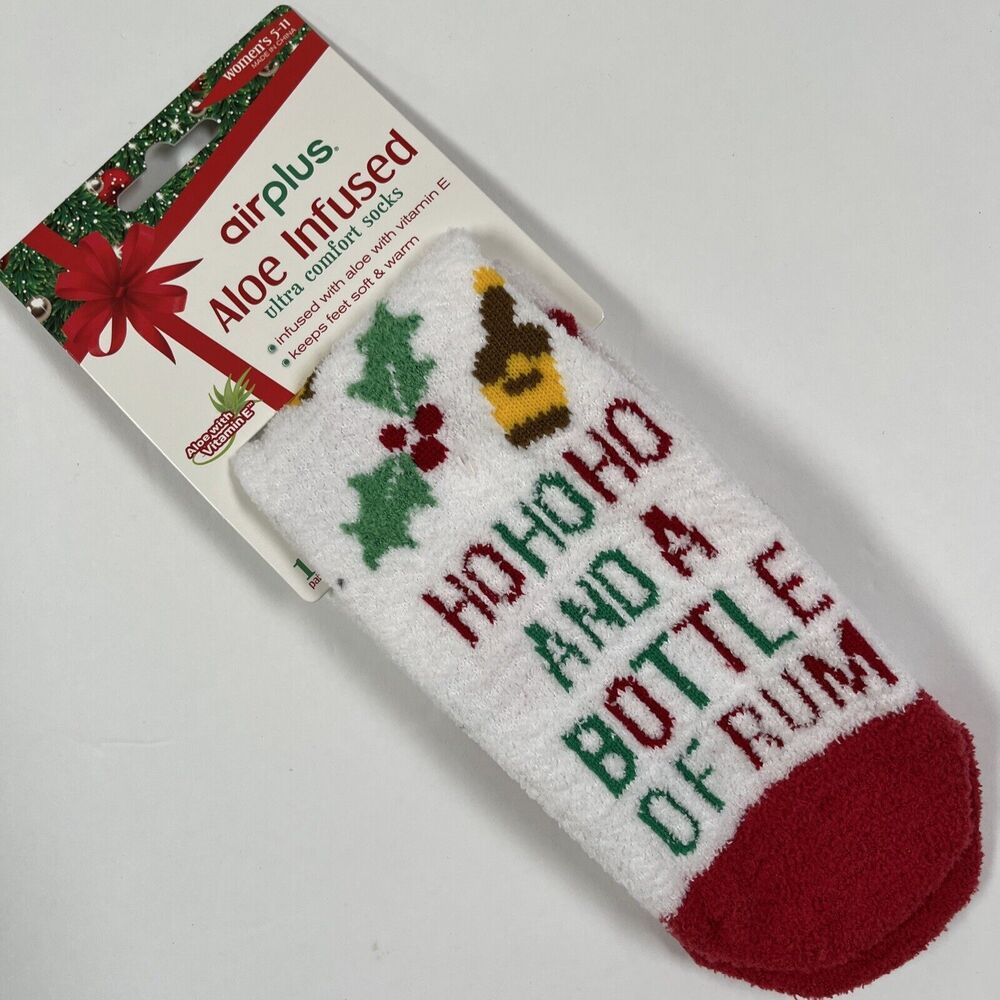 Air Plus Moisturizing Socks Sz 5-11 Aloe Vitamin E Infused White Christmas HoHo